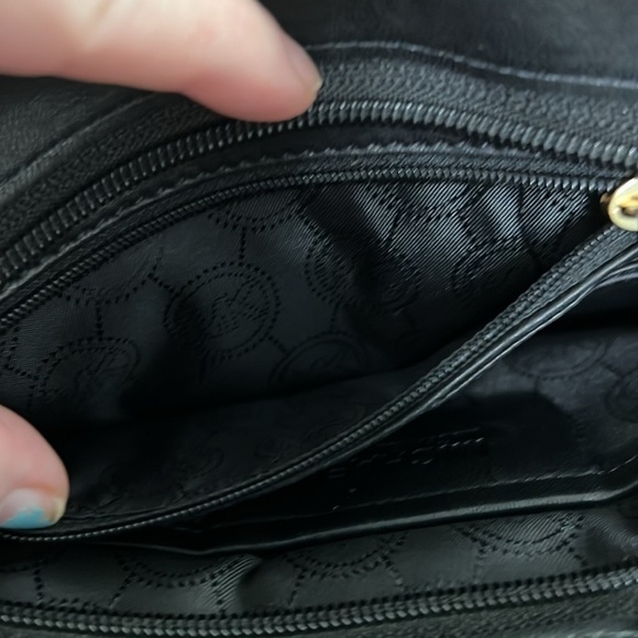 Vintage michael Michael Kors Bag Leather black ruched crossbody Gold Hardware - Picture 11 of 15